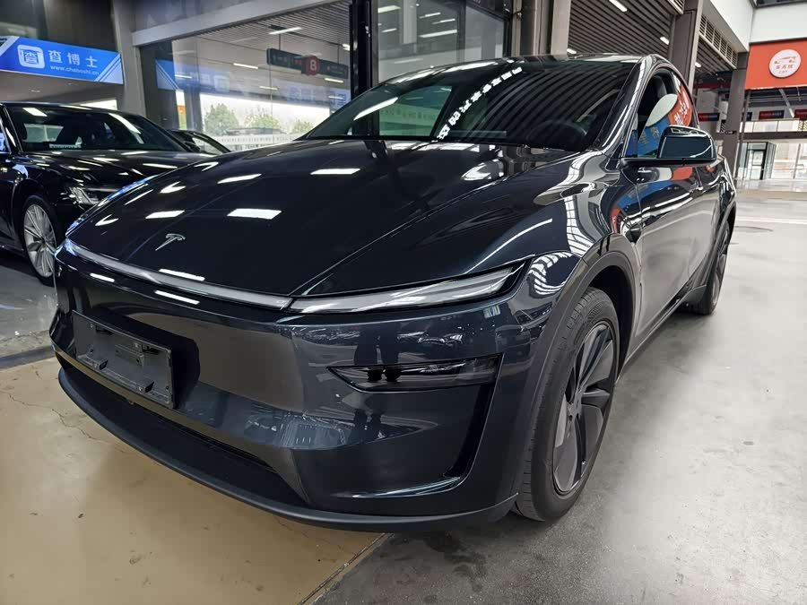 Model Y 2025 Rear-Wheel Drive First Edition