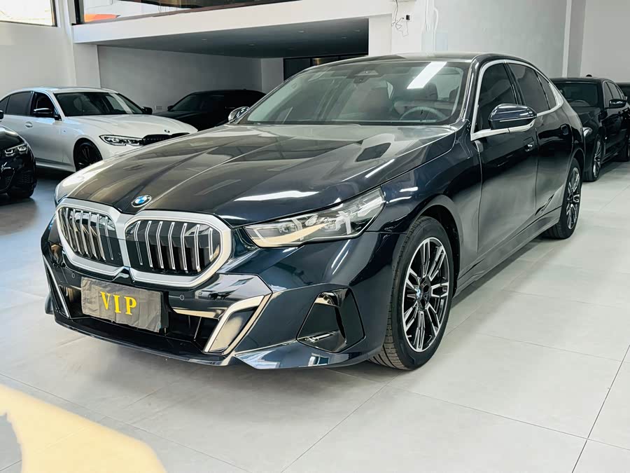 2025 BMW 5 Series 530Li Leading Edition M Sport Package