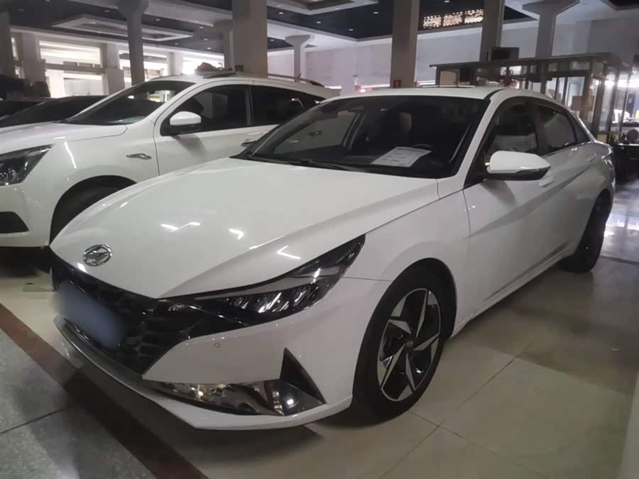Hyundai Elantra 2021 1.5L CVT LUX Premium Edition
