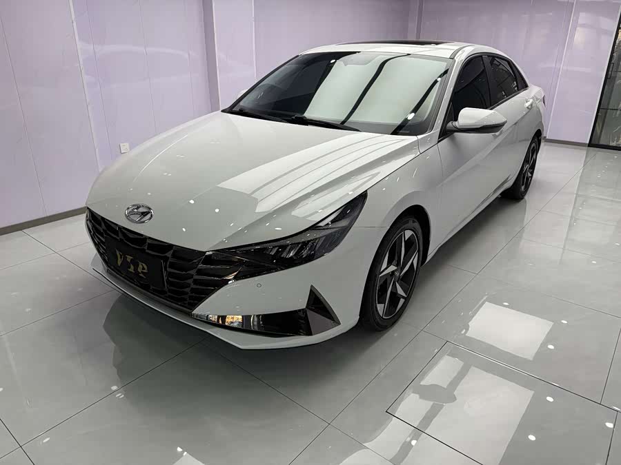 Hyundai Elantra 2022 1.5L CVT LUX Premium Edition