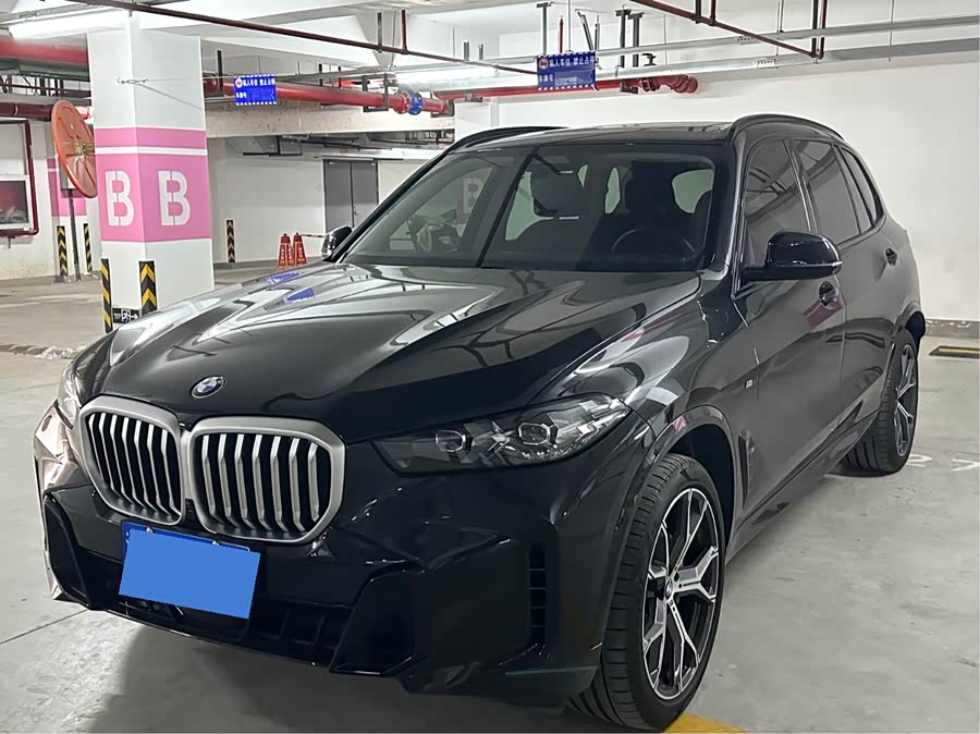BMW X5 2023 xDrive 30Li Luxury M Sport Package