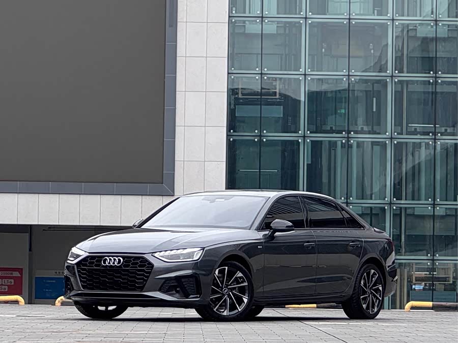 Audi A4L 2023 40 TFSI Luxury Dynamic