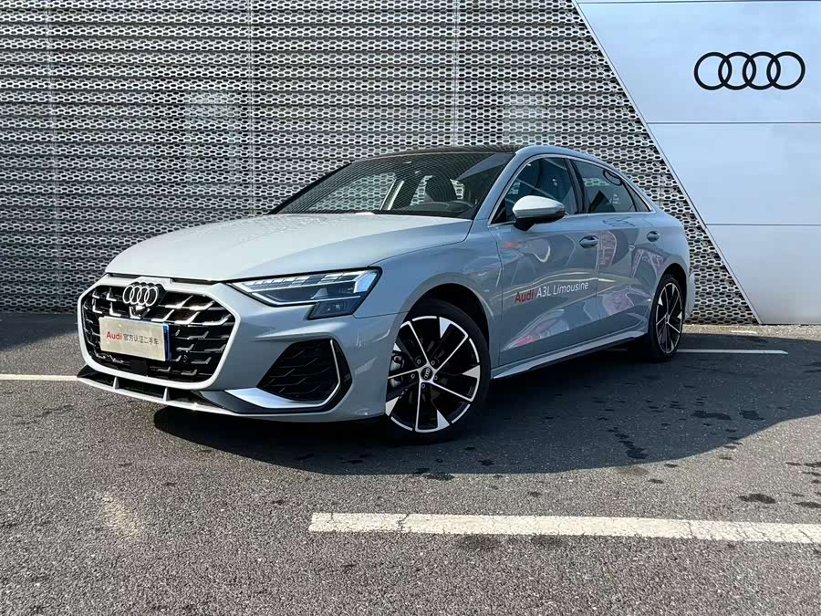 Audi A3 2025 A3L Limousine 35TFSI Flying Spur Premium Edition