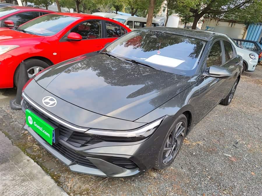 Hyundai Elantra 2023 1.5L CVT LUX Premium Edition