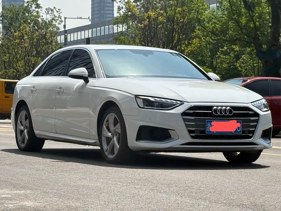 Audi A4L 2022 40 TFSI Luxury Elegance