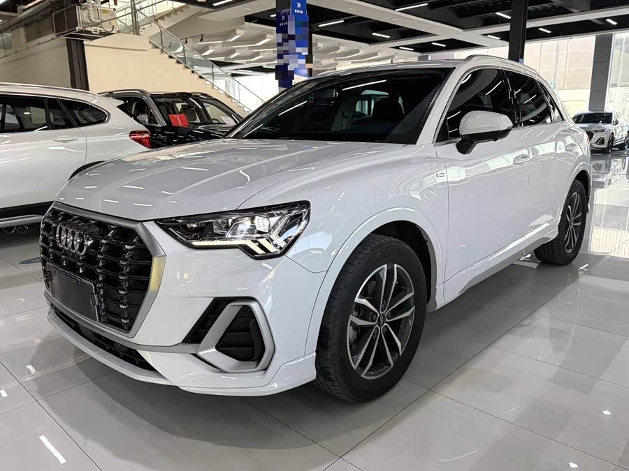 Audi Q3 2023 35 TFSI Progressive Dynamic (1.4T)