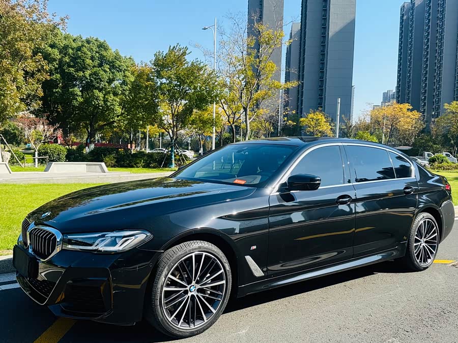 2022 BMW 5 Series 530Li Leading Edition M Sport Package