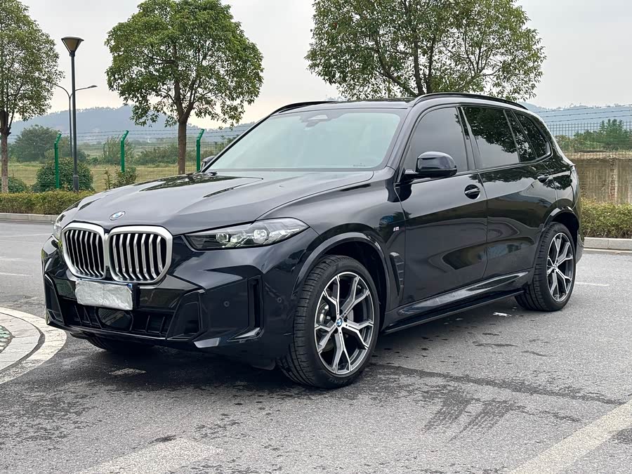 BMW X5 2023 xDrive 30Li M Sport Shadow Edition