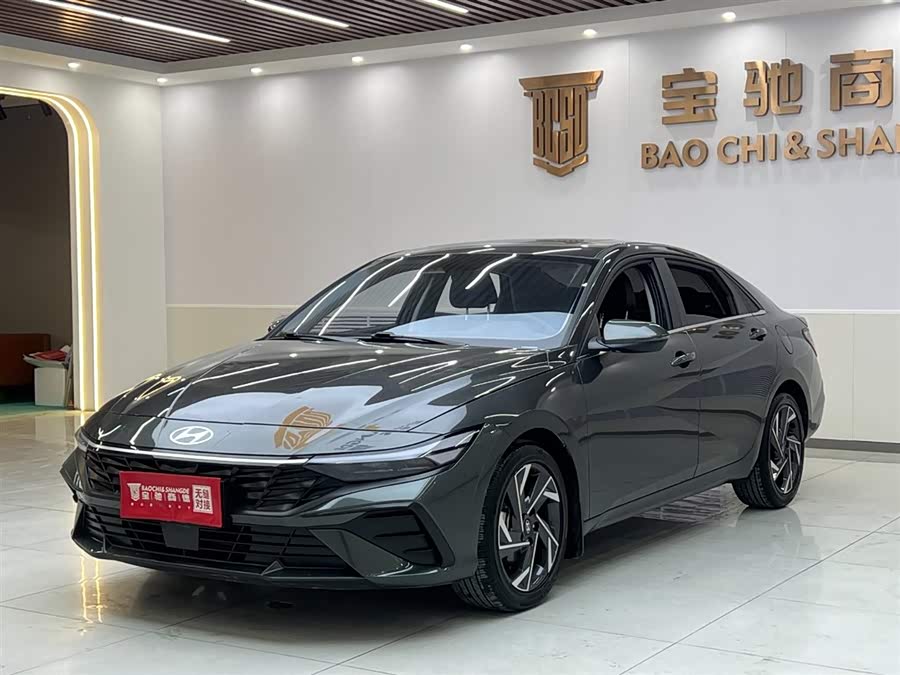 Hyundai Elantra 2023 1.5L CVT LUX Premium Edition