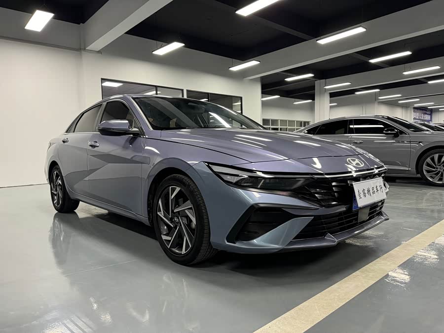 Hyundai Elantra 2023 1.5L CVT LUX Premium Edition