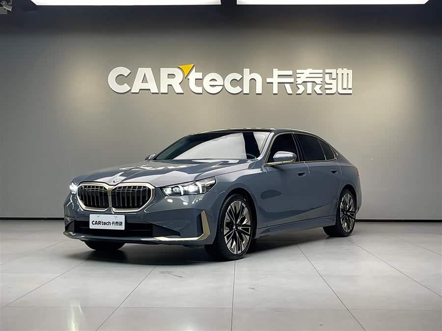 BMW 5 Series 2024 530Li Luxury Package