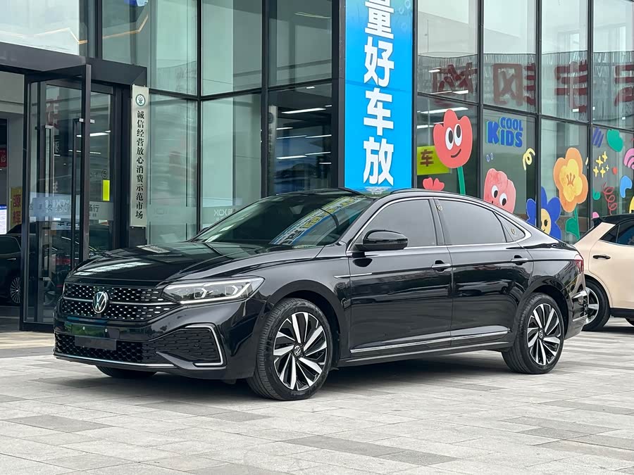 2022 Volkswagen Passat 330TSI Starry Sky Luxury Edition