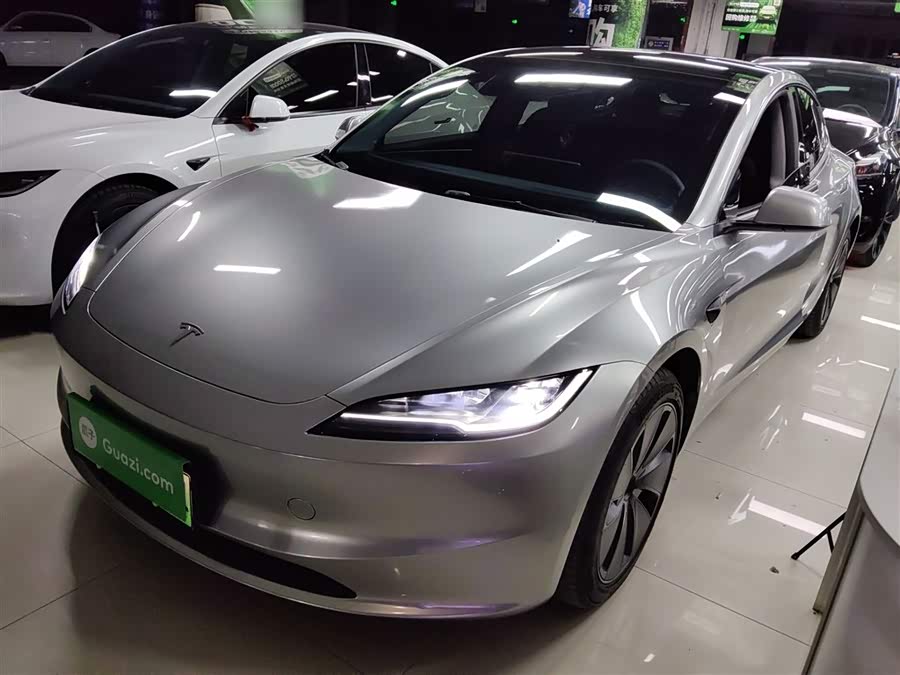 Model 3 2025 Rear-Wheel Drive