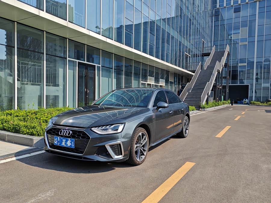 Audi A4L 2022 40 TFSI Fashion Dynamic Edition