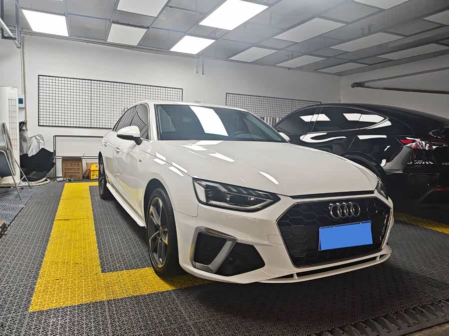 Audi A4L 2022 40 TFSI Fashion Dynamic Edition