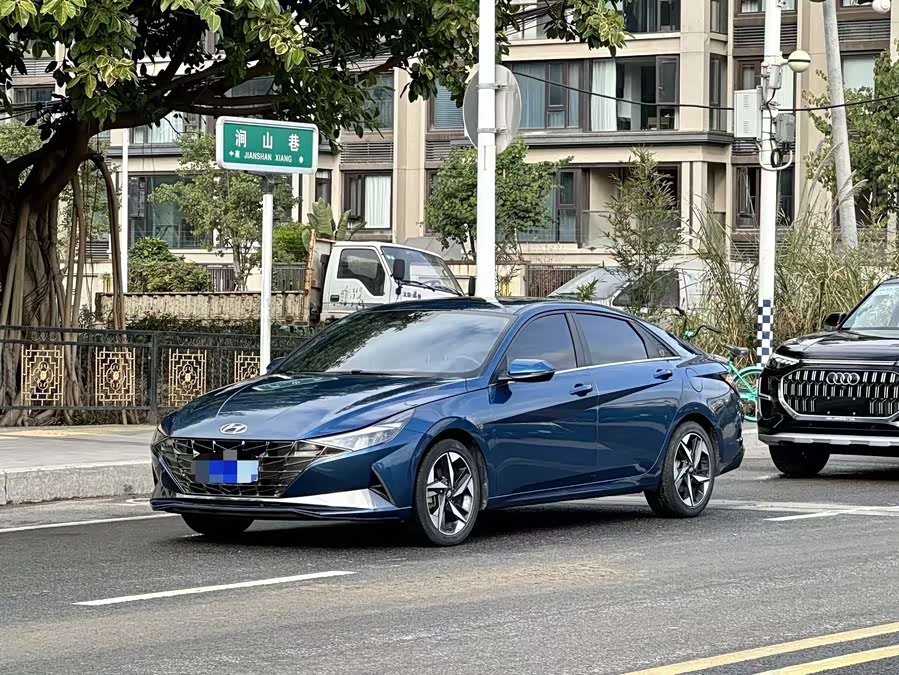 Hyundai Elantra 2022 240TGDi DCT LUX Premium Edition