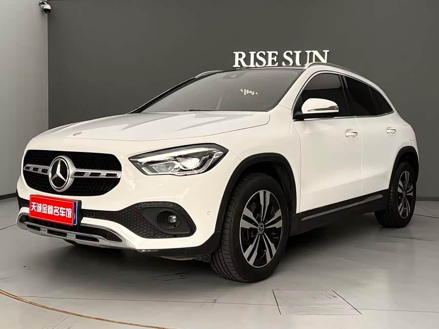2023 Mercedes-Benz GLA 220