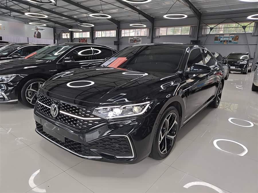 2023 Passat Facelift 330TSI Starry Sky Luxury Edition