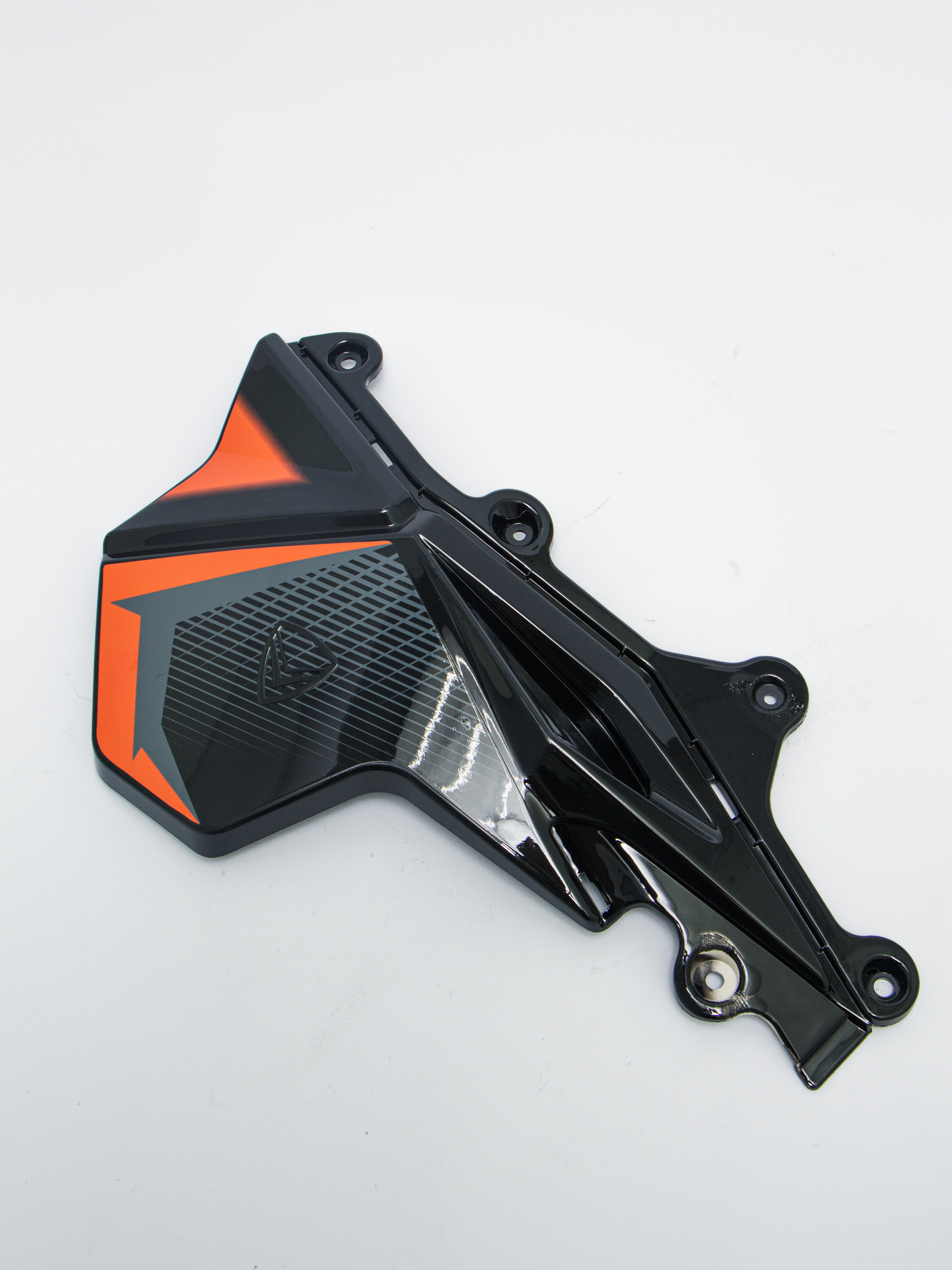 Изображение XSR0049 Облицовка бензобака нижняя левая