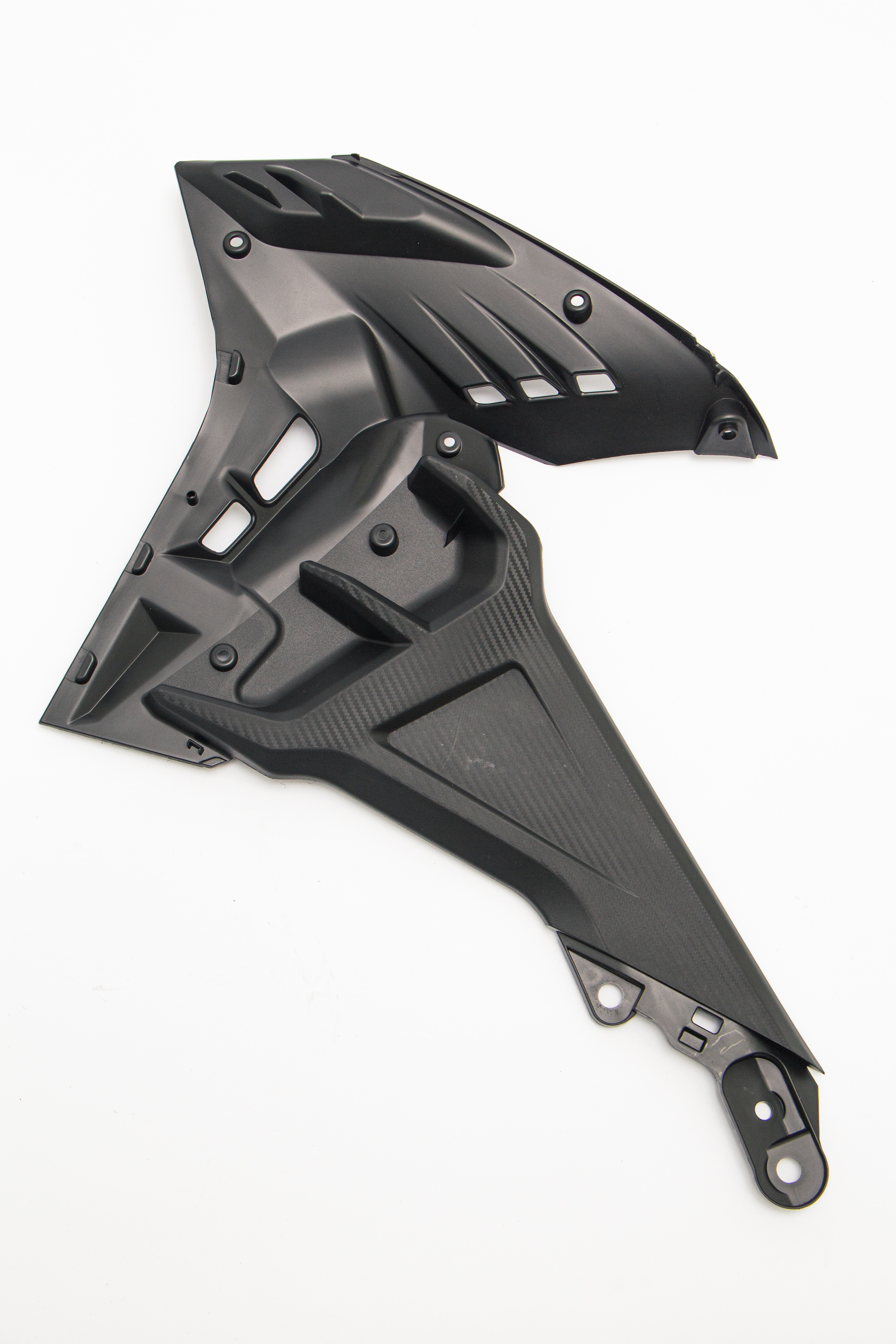 Изображение BRO0040 Облицовка бензобака нижняя левая