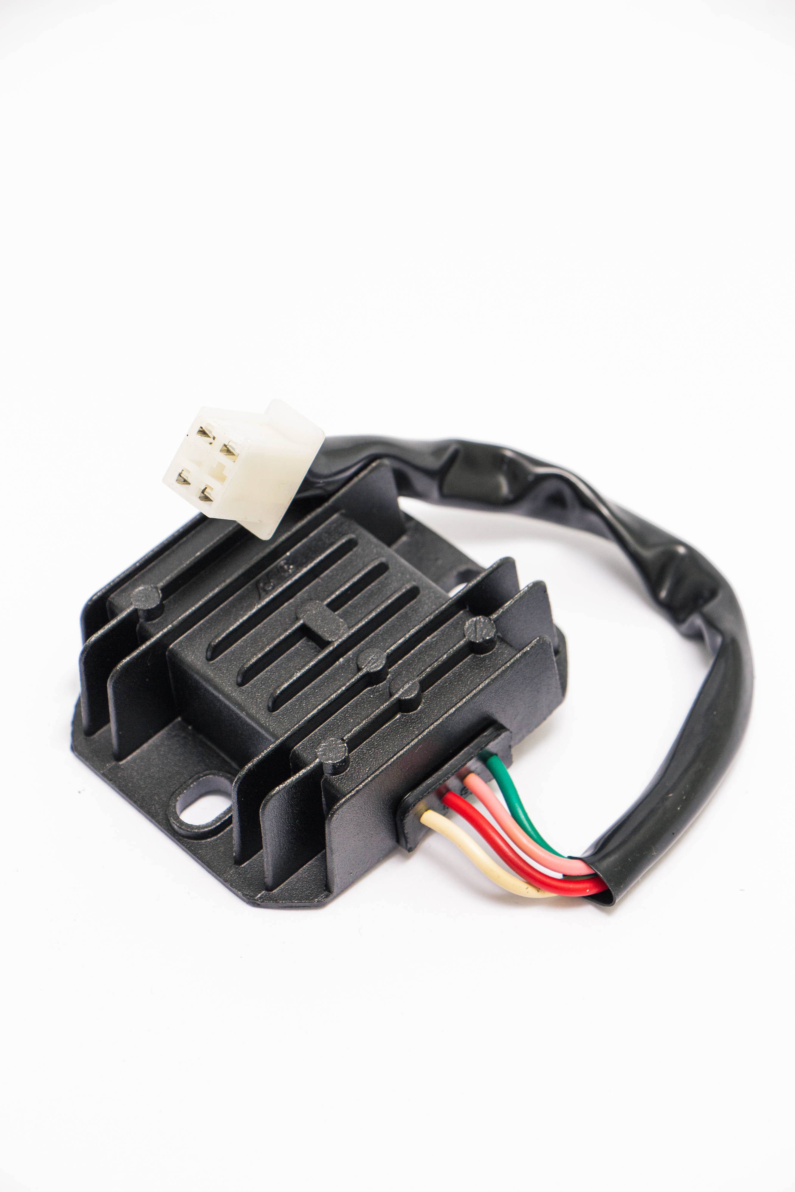 Изображение Y0140 Стабилизатор напряжения (164FML)