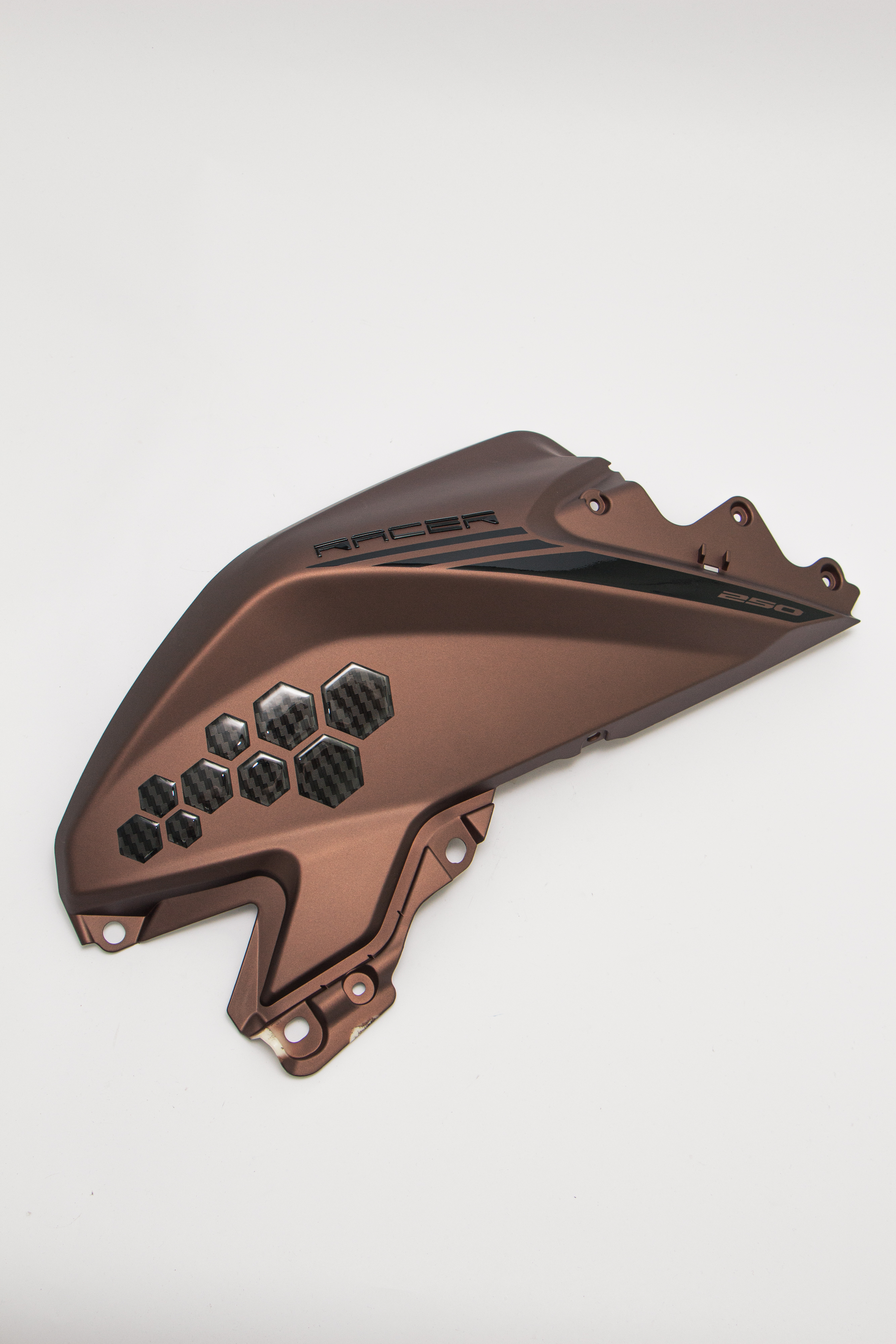 Изображение CMN0079 Облицовка бензобака правая