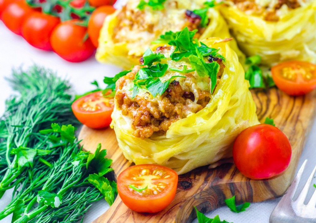 Макароны-гнезда с фаршем в духовке, пошаговый рецепт с фото
