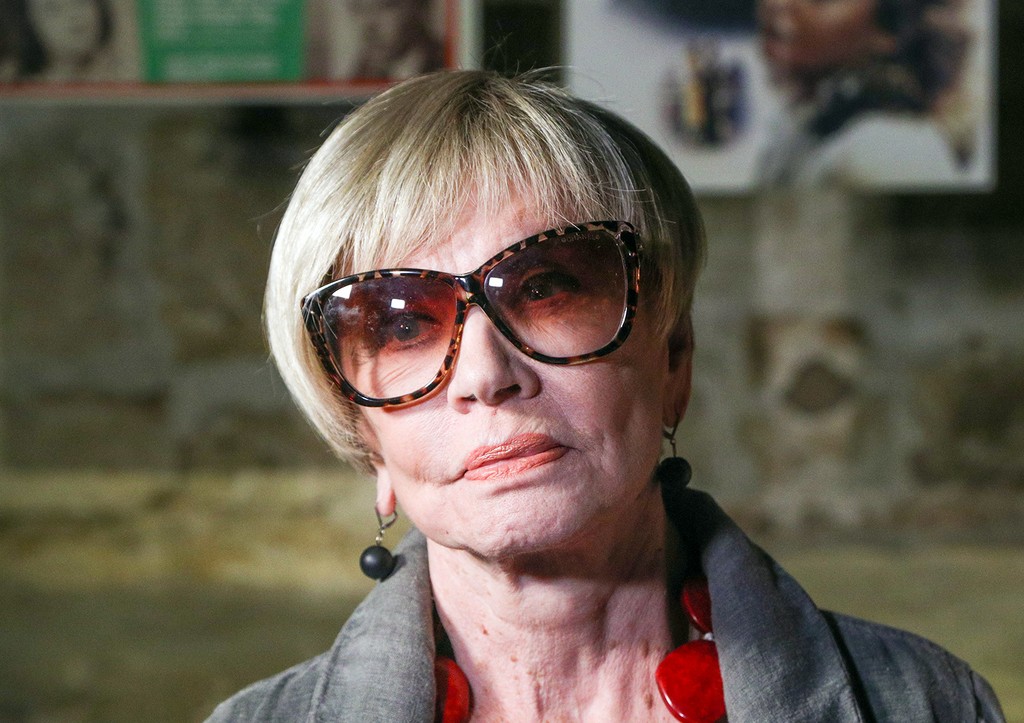 Вера Алентова
