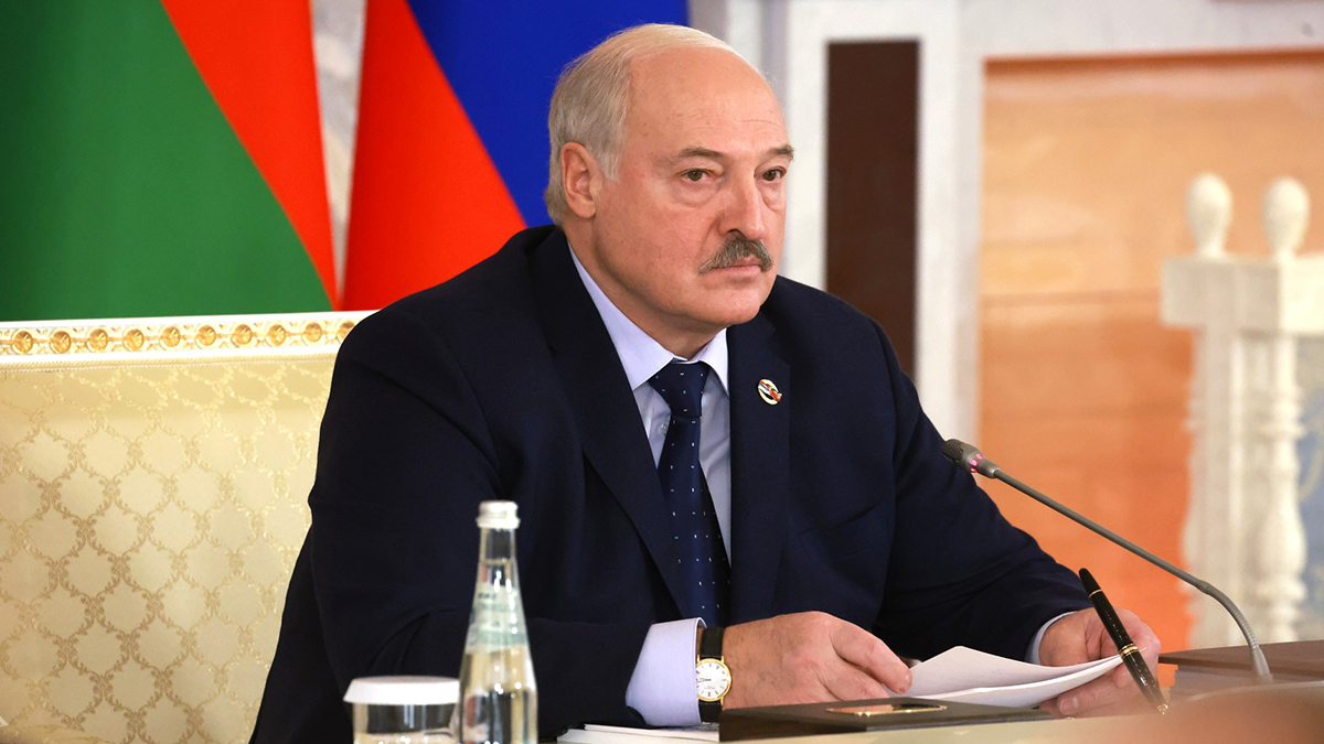 Лукашенко сообщил о сложной ситуации на белорусской границе