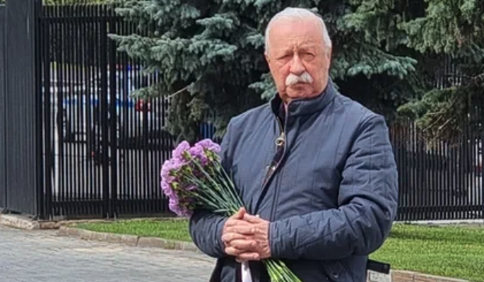 Якубович не сдержал слез и произнес душераздирающую речь на прощании с Масляковым