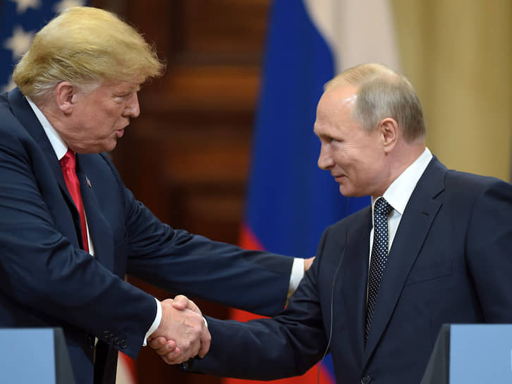 Дональд Трамп (слева) и Владимир Путин в 2018 году