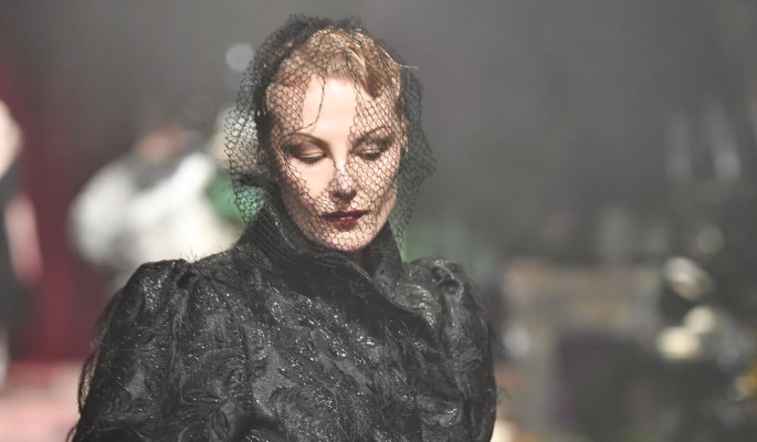 "В бреду": расфуфыренную беглянку Литвинову в Париже приняли за городскую сумасшедшую