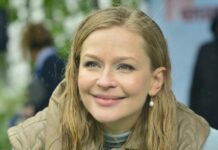 Юлия Пересильд покоряет поклонников пляжными фото 39e09b5d-0167-41e9-9d66-a24514a577b0-67f08c4b