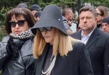 Визит Аллы Пугачевой на похороны Валентина Юдашкина вызвал оживление 62003c6e-650b-45f4-817e-2693e4ff8a89-68035cfd