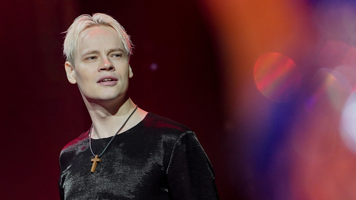 Почему Шаман поцеловал Мизулину