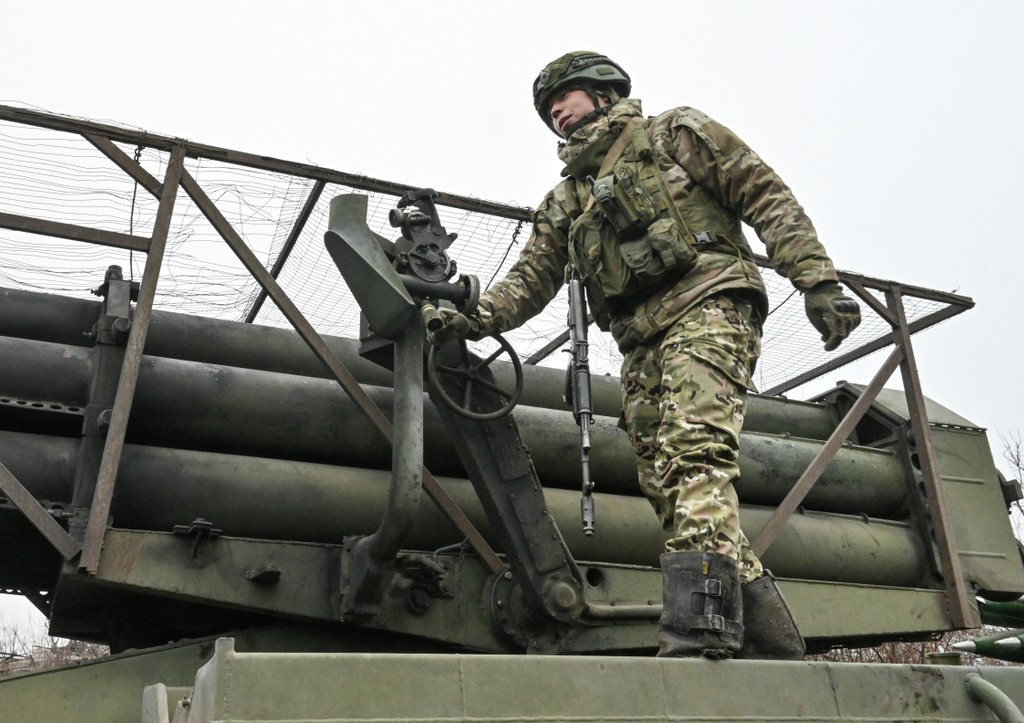Мощный удар по отелю с наемниками ВСУ: новости СВО на утро 1 февраля