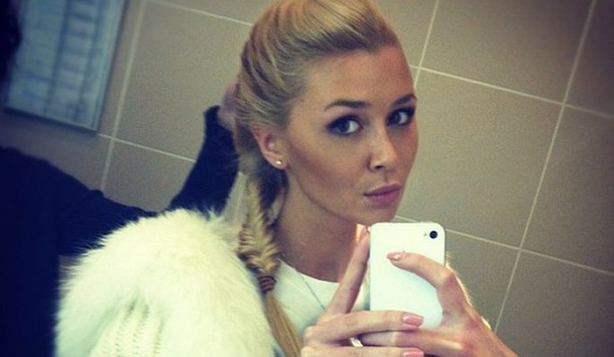 Дочь Заворотнюк блеснула роскошной полуобнаженной фигурой в купальнике на яхте