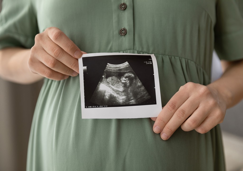 Онищенко нашел действенный способ, как сократить число абортов в России