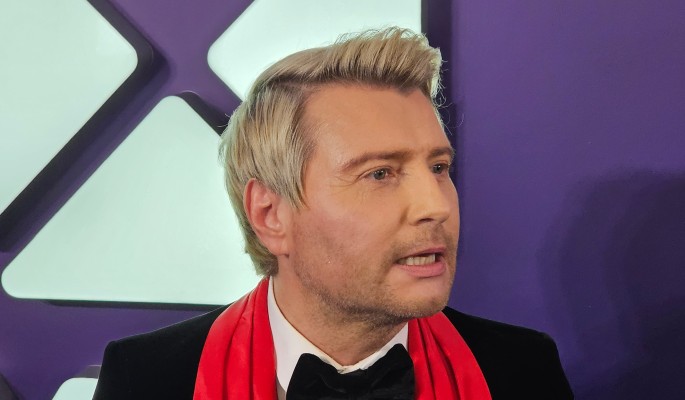 Не может петь и говорить: в Кремле сообщили о серьезной болезни 48-летнего Баскова 