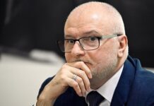 Андрей Клишас призвал коллегу из Госдумы к диалогу в Совете Федерации по защите детей andrej klishas prizval kollegu iz gosdumy k dialogu v sovete federaczii po zashhite detej-onlymainnews-ru-174222959500-0