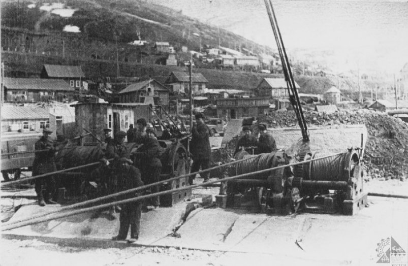 Лебедки крана "Деррик" на причале № 6 Из фондов КГКУ ГААК