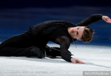 Максим Наумов исполнил трогательную программу на ЧМ в память о родителях-чемпионах maksim naumov ispolnil trogatelnuyu programmu na chm v pamyat o roditelyahchempionah-onlymainnews-ru-174341010100-0