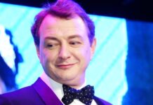 Марат Башаров и звезды МХАТ имени Горького в премьере спектакля Нежданно-негаданно marat basharov i zvezdy mhat imeni gorkogo v premere spektaklya nezhdannonegadanno-onlymainnews-ru-174303377600-0