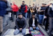 Москва празднует Ураза-Байрам в Исторической мечети и Ярдям moskva prazdnuet urazabajram v istoricheskoj mecheti i yardyam-onlymainnews-ru-174317571000-0