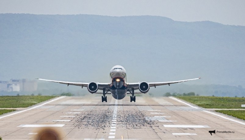 Самолёт в аэропорту Владивостока Илья Аверьянов, ИА PrimaMedia