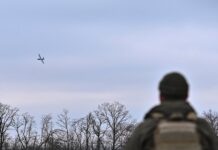 Обломки БПЛА ВСУ обрушились на дорогу в Сальске Ростовской области oblomki bpla vsu obrushilis na dorogu v salske rostovskoj oblasti-onlymainnews-ru-174260426300-0