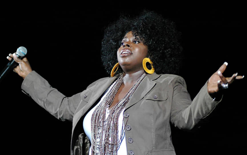 Соул-певица Энджи Стоун-0