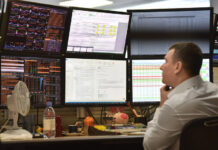 Тайные сделки Путина и Трампа всколыхнули рынки России и США — рубль под ударом tajnye sdelki putina i trampa vskolyhnuli rynki rossii i ssha rubl pod udarom-onlymainnews-ru-174236988000-0