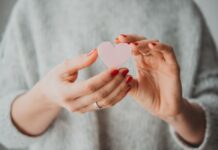 teplye momenty i tvorchestvo v parkah moskvy na prazdnik dnya materi-onlymainnews-ru-174345326200-0