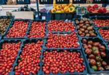 Торговая сеть Владивостока на улице Борисенко оптимизирует ассортимент овощей torgovaya set vladivostoka na ulicze borisenko optimiziruet assortiment ovoshhej-onlymainnews-ru-174338103400-0